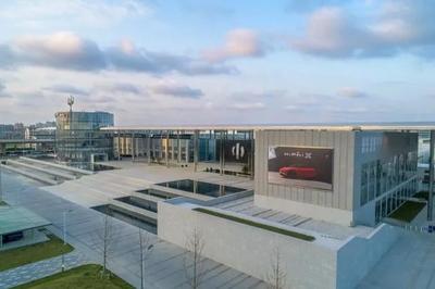 华山论剑 起售价68万元的高合HiPhi X，到底谁在买？